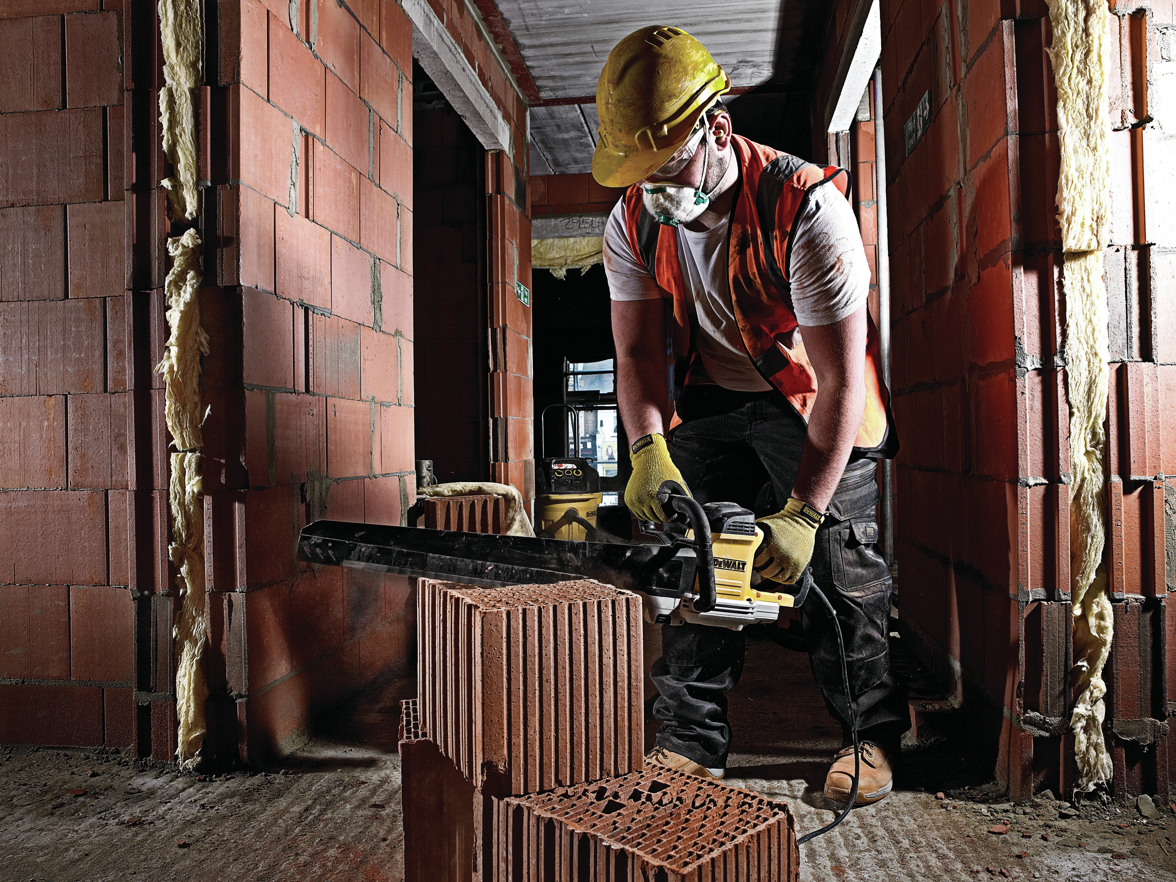 Dewalt DWE397-QS,  Spezialsaege 1700Watt 430mm, 1.700 Watt Spezialsäge 430mm