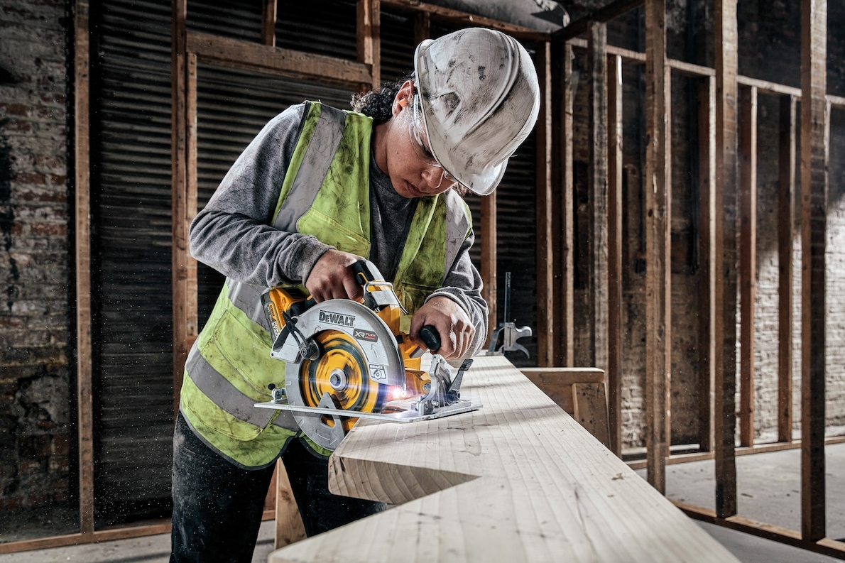 Dewalt DCS573H2T-QW,  Akku-Handkreisaege 18V/5Ah, 18 Volt / 5 Ah Powerstack Akku-Handkreissäge 190mm (bürstenlos)