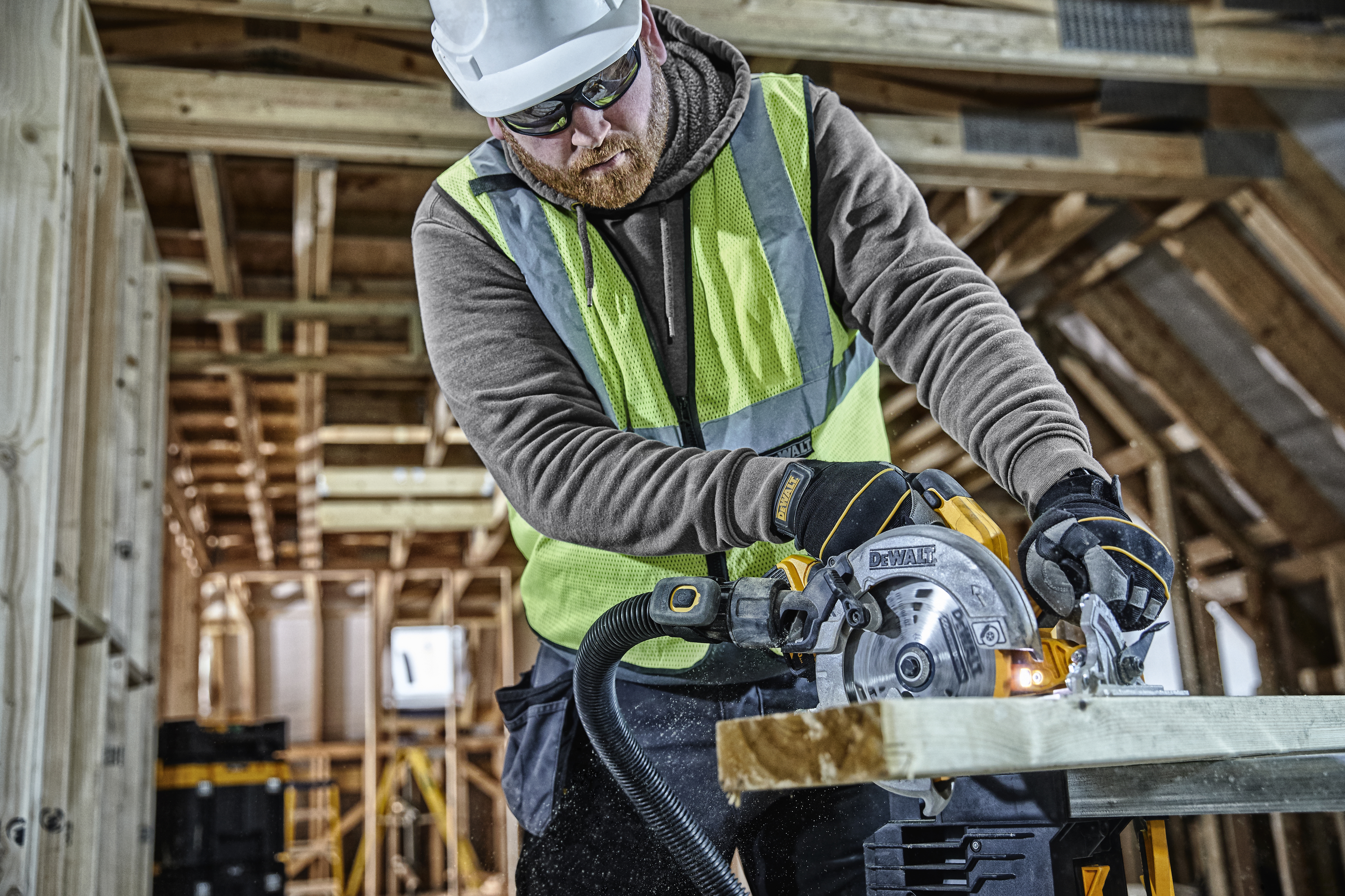 Dewalt DCS570NT-XJ,  Handkreissaege 18V / Basisv, 18,0 Volt Akku-Handkreissäge (bürstenlos) - für Akku Plus