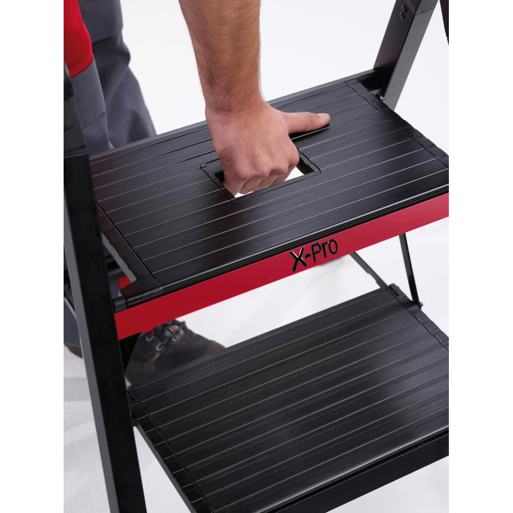 Stufenleiter und Werkbank X-Pro