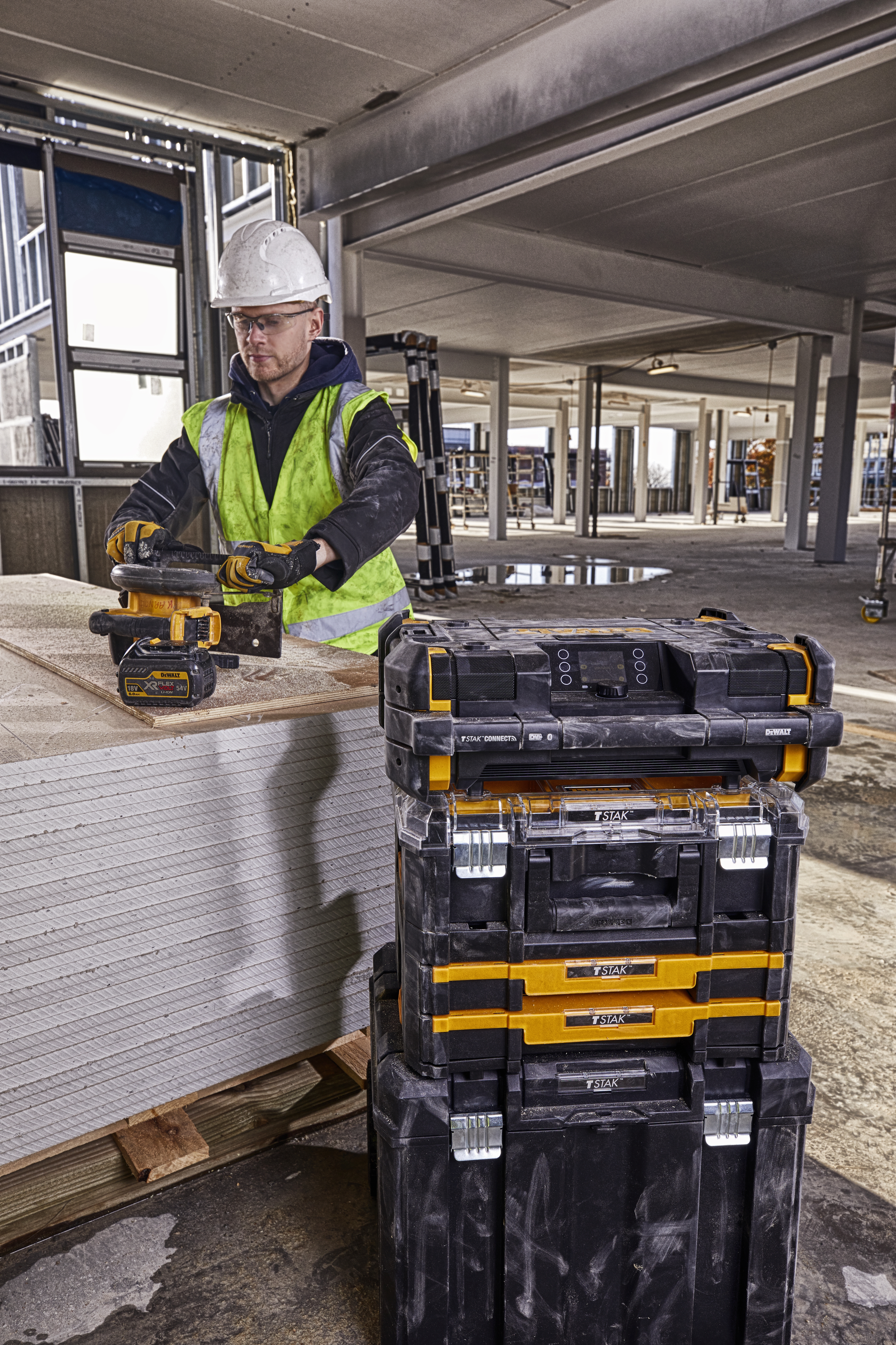 Dewalt DWST1-81078-QW,  TSTAK Akku- u.Netzradio mit Ladefunktion, TSTAK Akku- u. Netzradio mit Ladefunktion