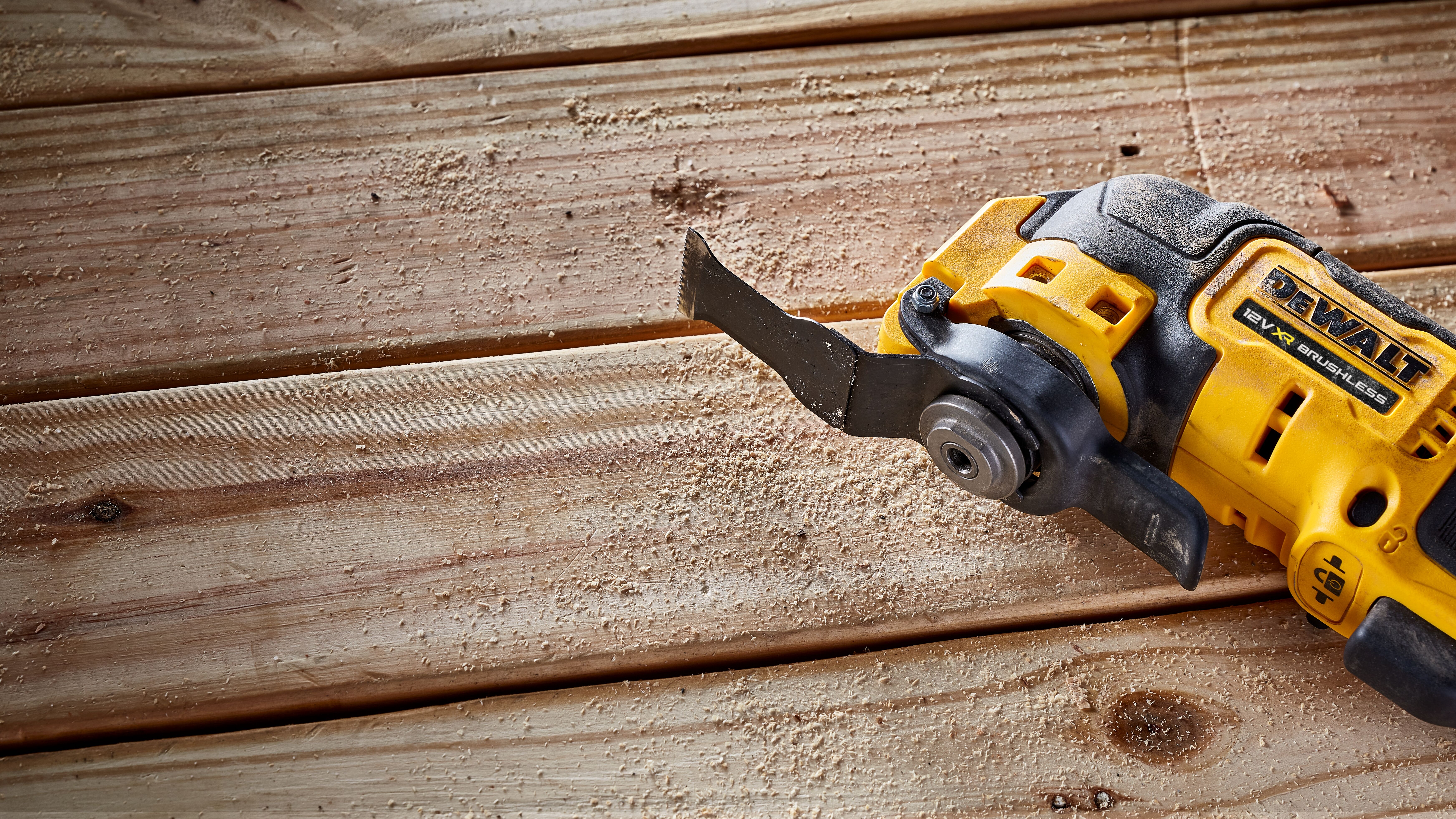 Dewalt DCS353D2-QW,  Akku-Multi-Tool, 12V / 2Ah, 12 Volt / 2 Ah oszillierendes Akku-Multi-Tool