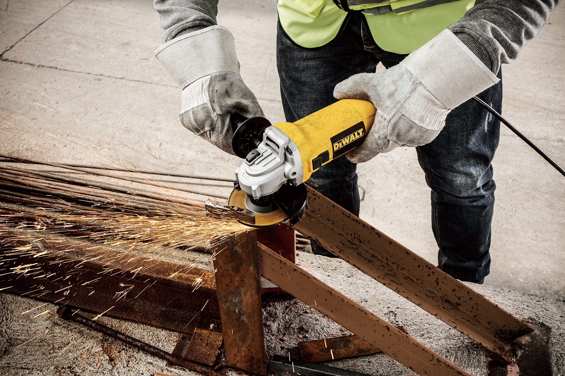 Dewalt DWE4117-QS,  Winkelschleifer 125 mm 950 Watt, Winkelschleifer 125 mm 950 Watt