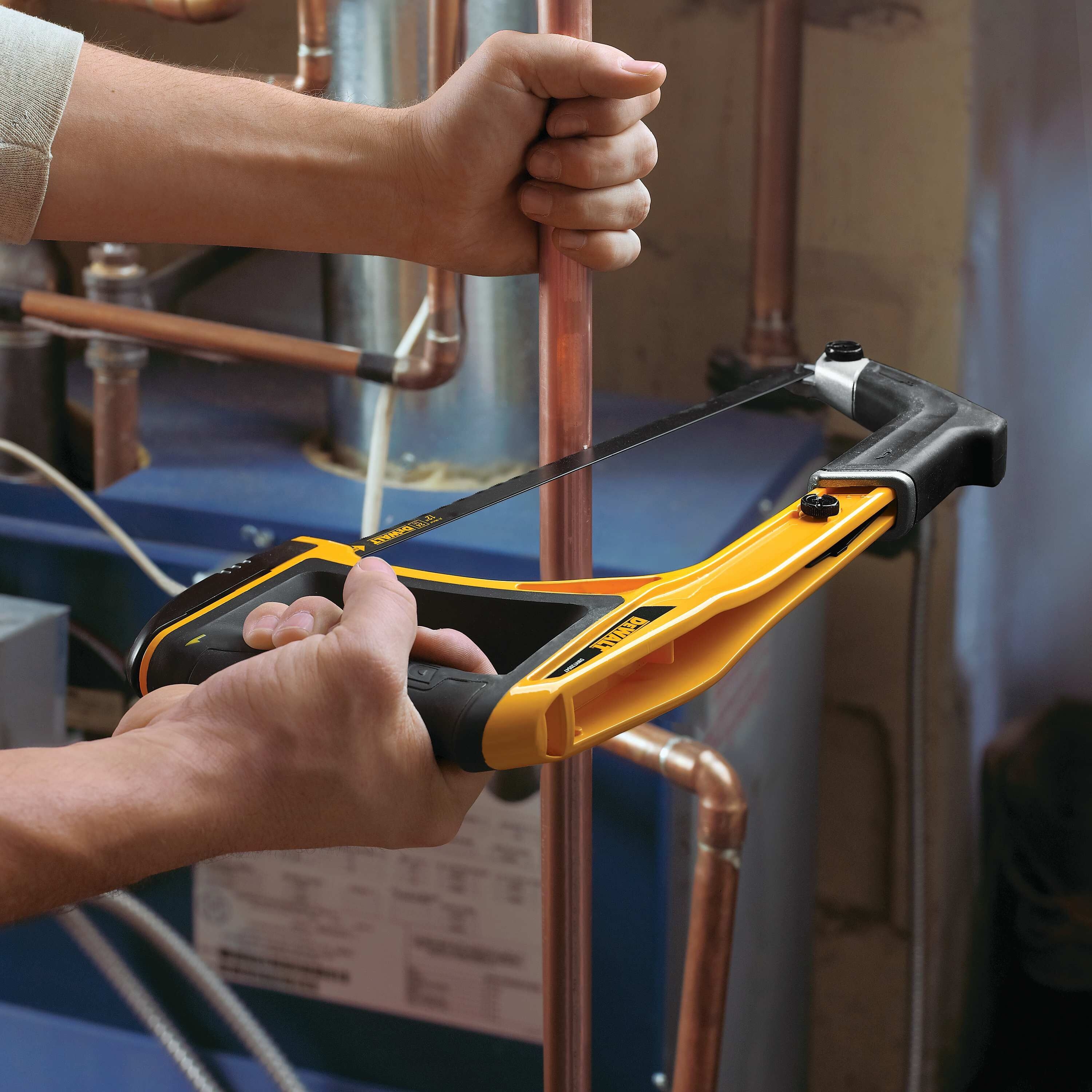 Dewalt DWHT0-20547,  5-in-1 Multifunktionssaege, 5-in-1 Multifunktionssäge für vielseitige Anwendungen inkl. 24 TPI 300mm Sägeblatt