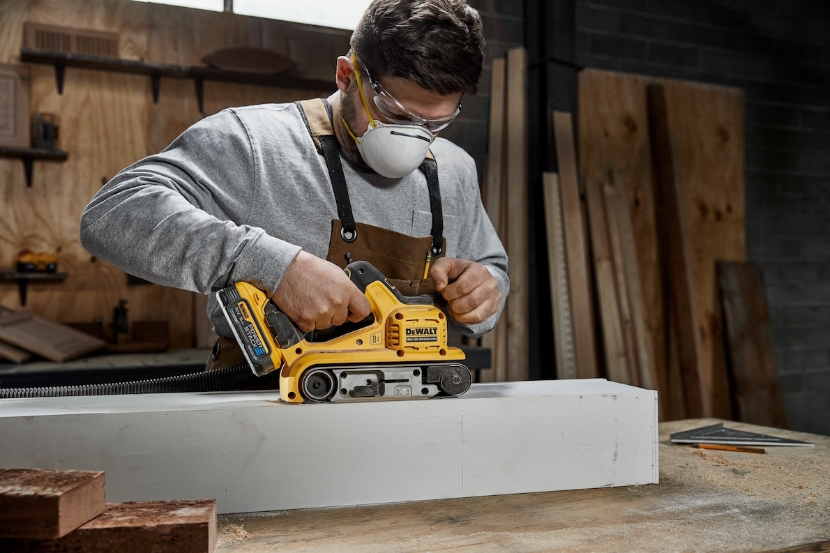 Dewalt DCW220NT-XJ,  Akku-Bandschleifer, 18V, Basisversion, 18 Volt Akku-Bandschleifer (bürstenlos) - Basisversion