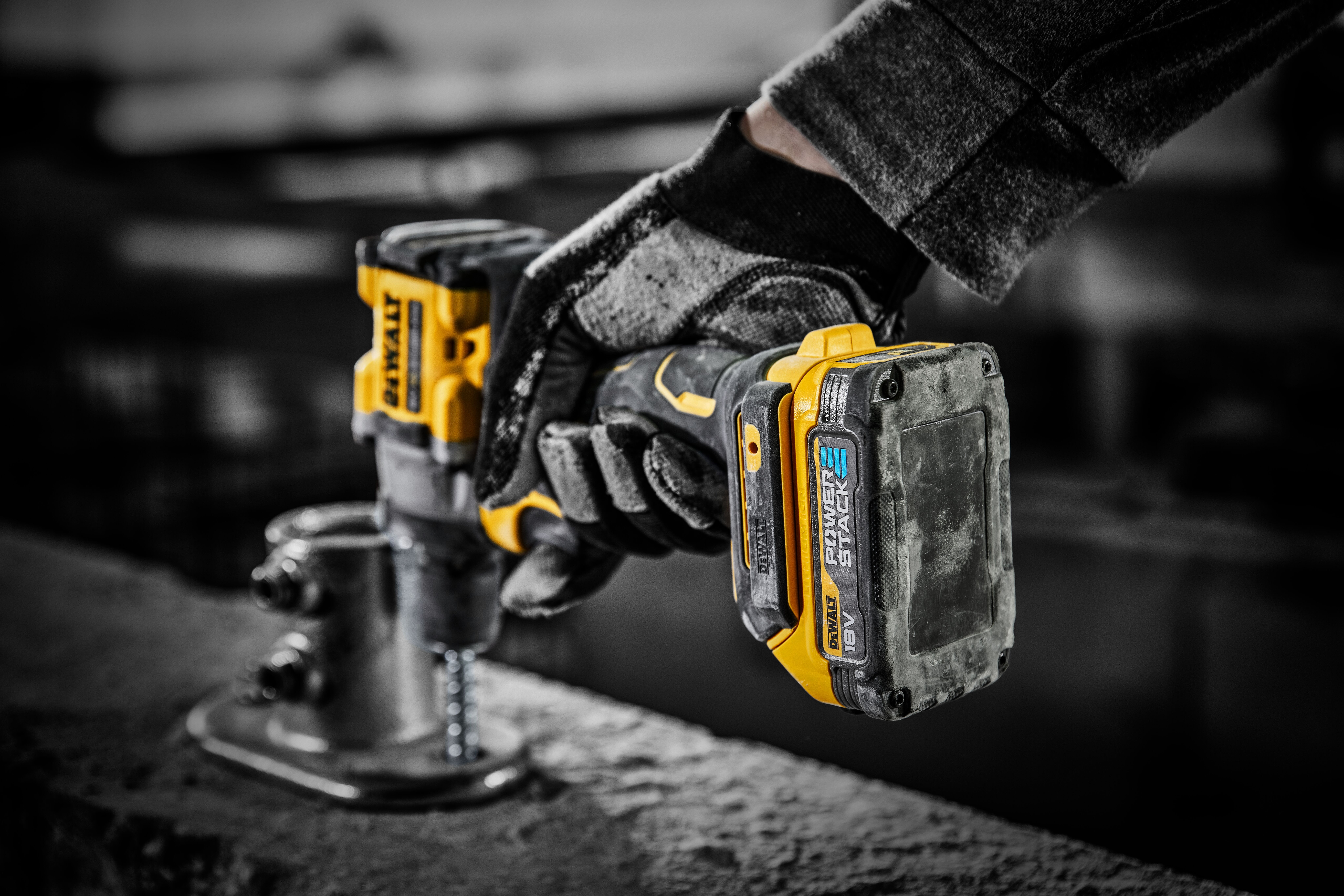 Dewalt DCD805E2T-QW,  Akku-Schlagbohrschrauber 18V / 1,7Ah, 18V XR Akku-Schlagbohrschrauber (bürstenlos) inkl. 2x Powerstack Akku (18 Volt / 1,7 Ah) mit Pouch-Akku Technologie